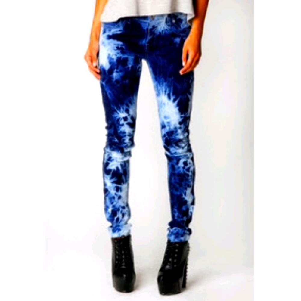 New York & Company Tye Dye Curcy Skinny Jean
